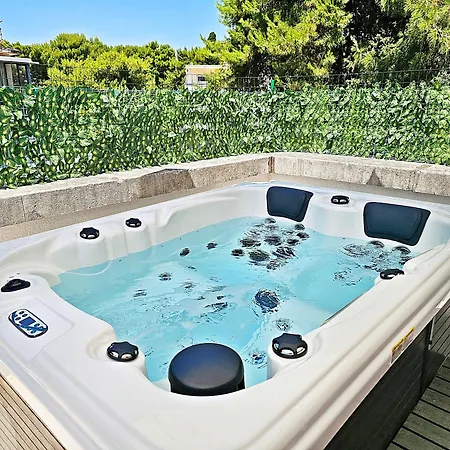 Luxury Seaside House Noble- Location In Town Πανσιόν Σπλιτ