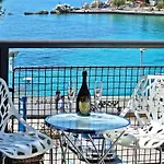 Πανσιόν Luxury Seaside House Noble- 5 Star Apartmant And 3*