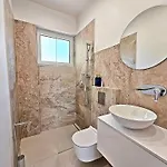 Guest house Luxury Seaside House Noble- 5 Star Apartmant And 3*
