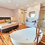 Πανσιόν Luxury Seaside House Noble- 5 Star Apartmant And Σπλιτ