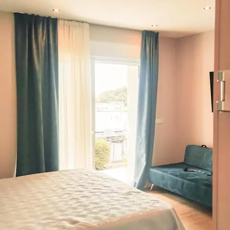 Luxury Seaside House Noble- 5 Star Apartmant And 스플리트