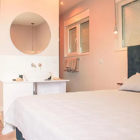 Guest house Luxury Seaside House Noble- Location In Town