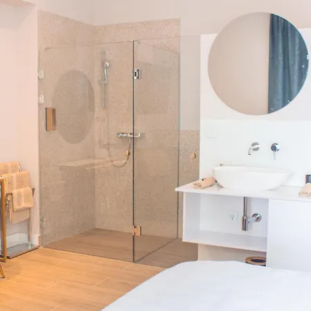 Guest house Luxury Seaside House Noble- Location In Town