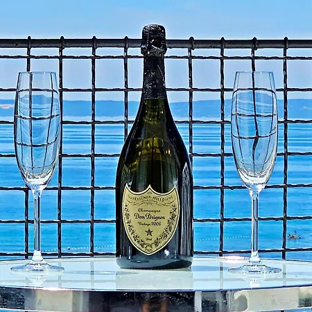 Luxury Seaside House Noble- Location In Town *