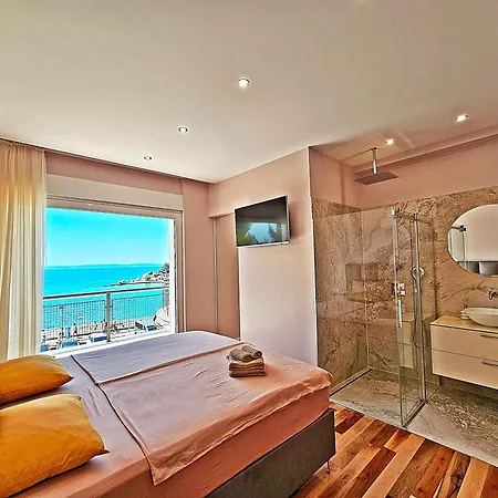 Luxury Seaside House Noble- Location In Town Guest house *