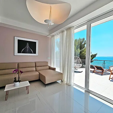 Luxury Seaside House Noble- Location In Town *
