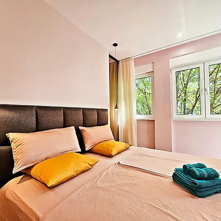 Luxury Seaside House Noble- Location In Town *