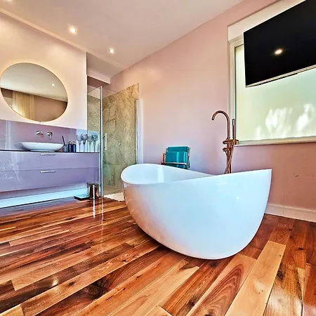 Luxury Seaside House Noble- Location In Town *
