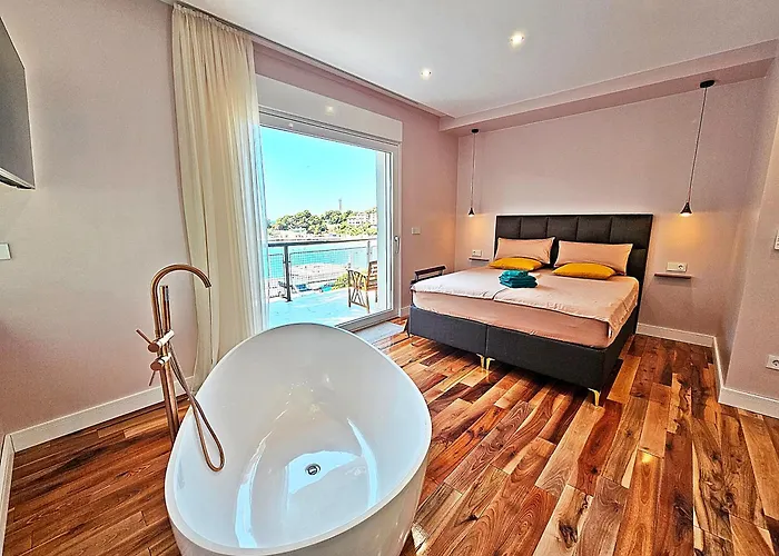 Luxury Seaside House Noble- 5 Star Apartmant And 招待所